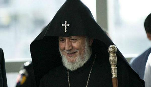 II Qaregin müttəhimlər kürsüsünə sürüklənir