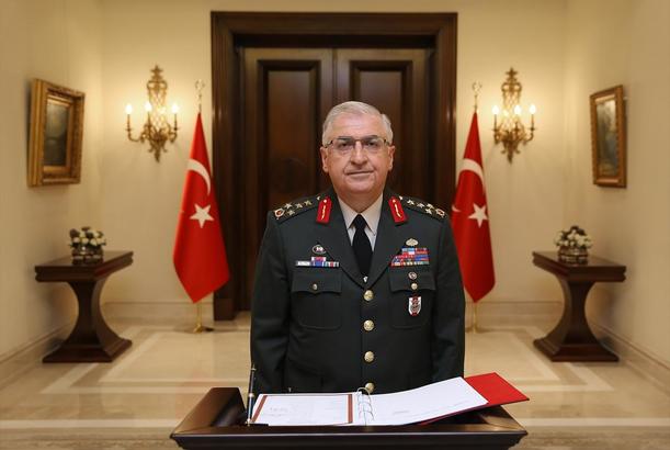 Türkiyənin müdafiə naziri Fəxri və Şəhidlər xiyabanını, Türk şəhidliyi abidəsini ziyarət edib