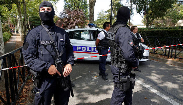 Parisdə komendant saatı tətbiq edildi- QƏRAR