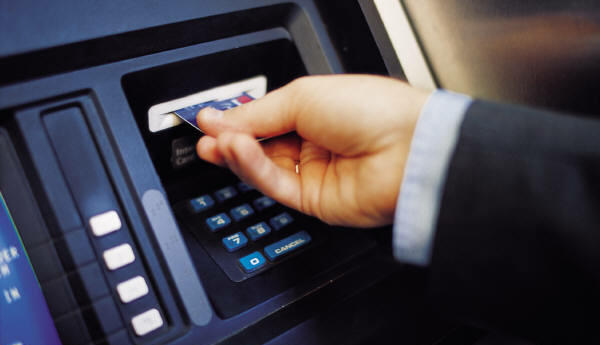 Bankomat qarşısında təhlükəsizlik: insanlar daha çox hansı səhvləri edir? <span class="red">- AÇIQLANDI</span>