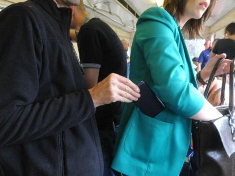 Avtobusda cibgirlik edən şəxs tutuldu -