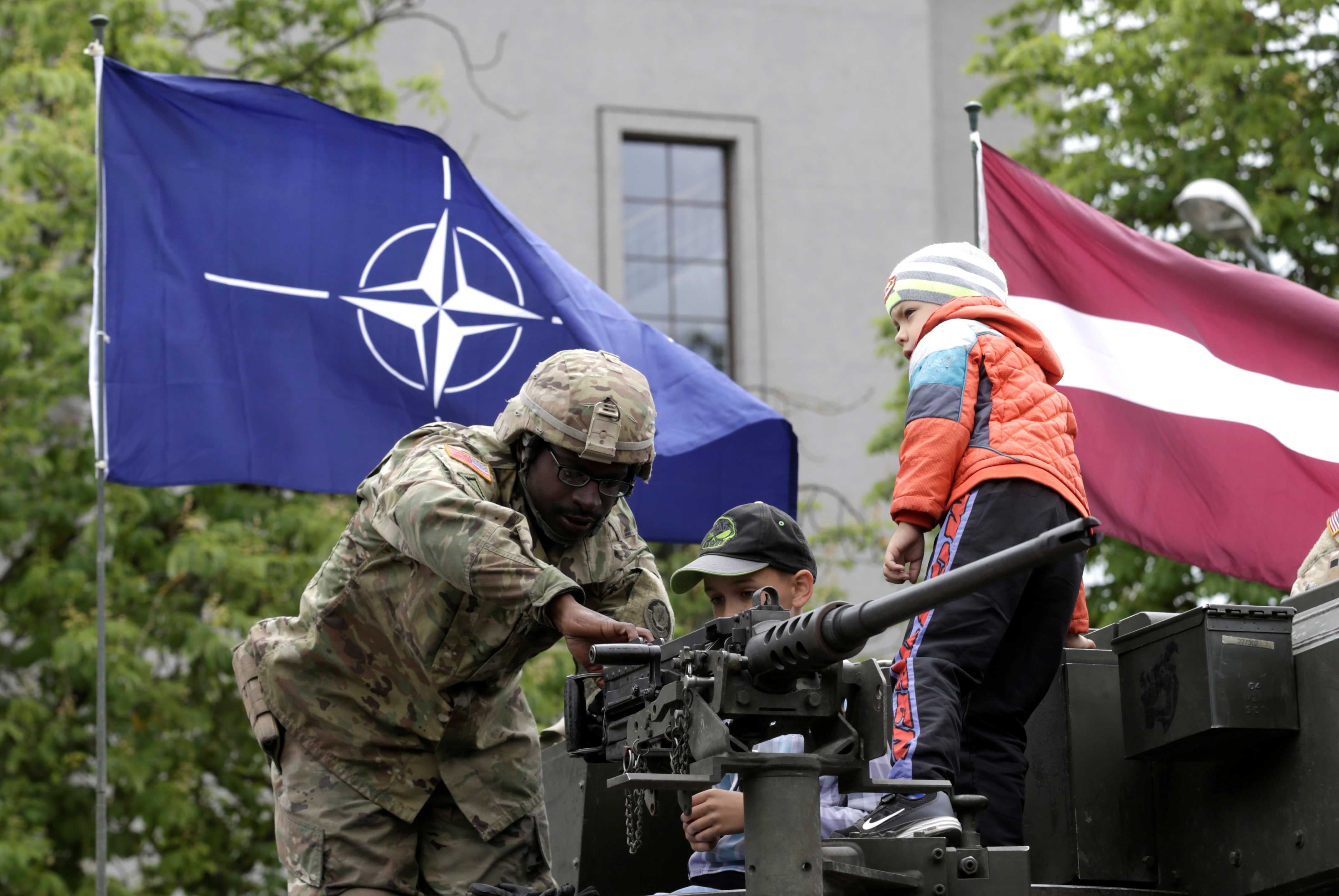 Учения стран. НАТО В Прибалтике. Военные учения НАТО В Прибалтике. Учения войск НАТО В Прибалтике. Солдаты НАТО В Прибалтике.