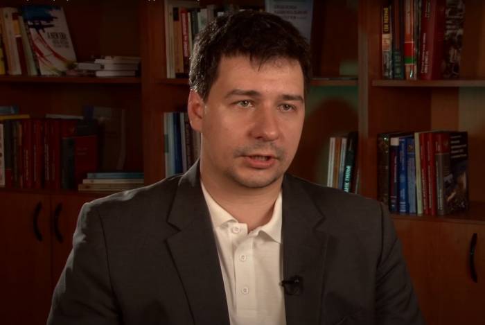 Владимир комлев нспк. Гагин тимур владимирович. Деловой человек. Тимур гагин эксплуатация человека человеком. Офисный работник.