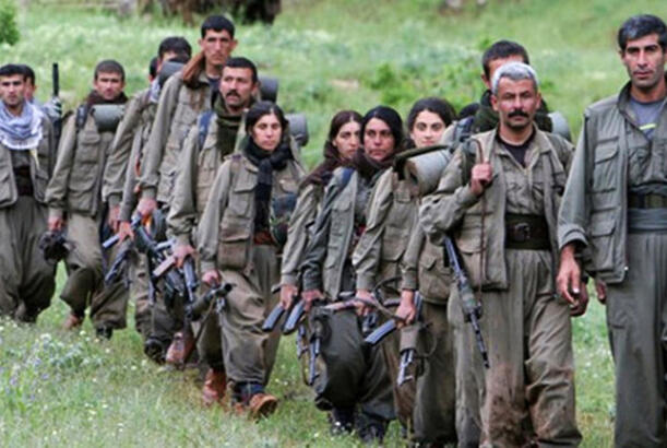 Kürdlər simvolik olaraq silahlarla ayrılırlar - GÜNDƏM