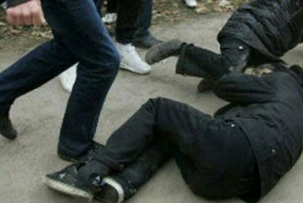 Şəmkirdə borca görə ananı və oğulu döyüblər