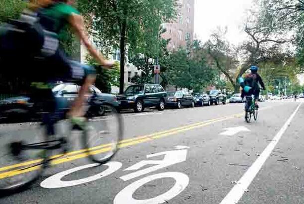 Yasamalda avtomobil velosipedçini vuraraq öldürüb