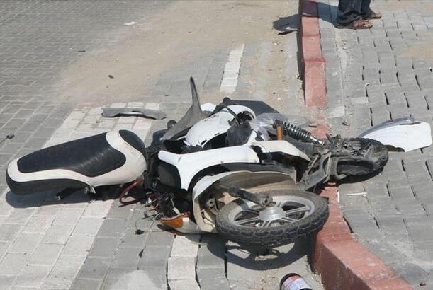 Bakıda moped avtomobilə çırpılıb, ölən var