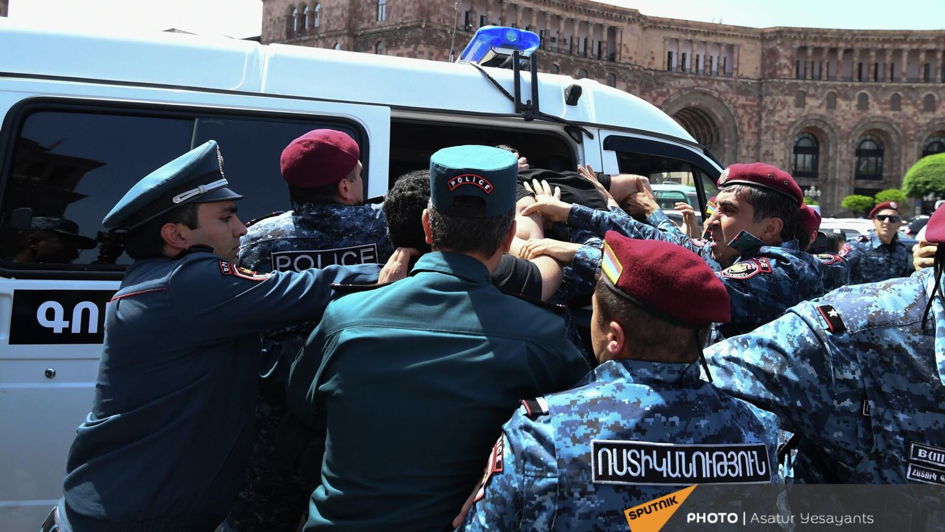 “Bütün quldur polislər işdən qovulacaq?”