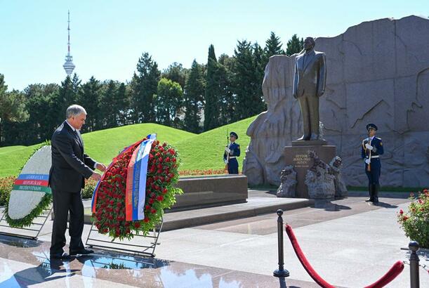 State Duma Chairman visits Great Leader’s Graveside, Martyrs’ Lane