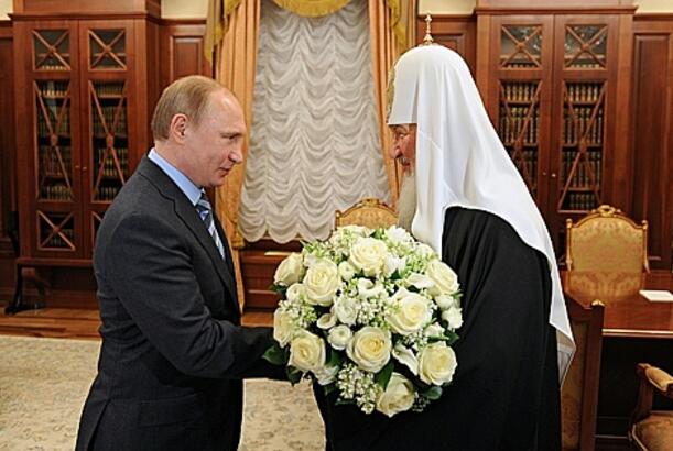 Patriarx Kirill...birinci qabağa düşdü