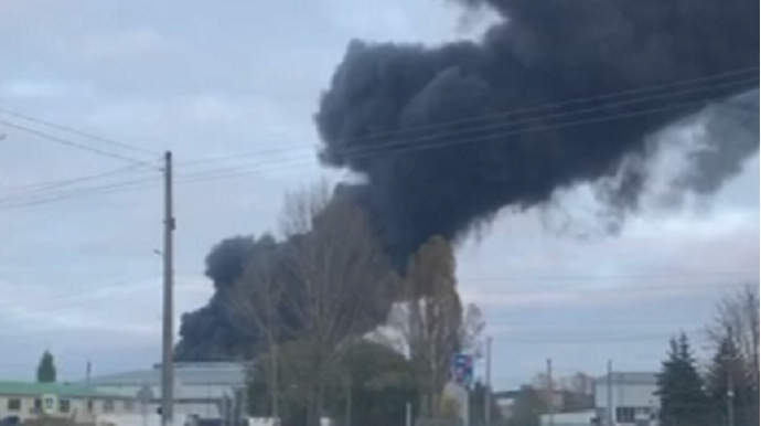 Industrial facility burns after shelling in Belgorod, authorities claim