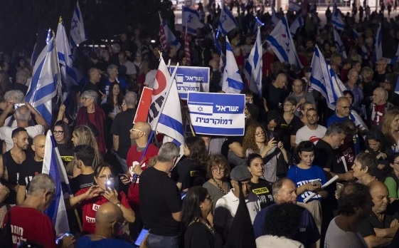 Netanyahuya qarşı İsraildə etiraz aksiyası keçirilib