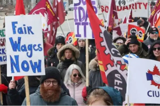 155,000 civil servants have started a strike in Canada