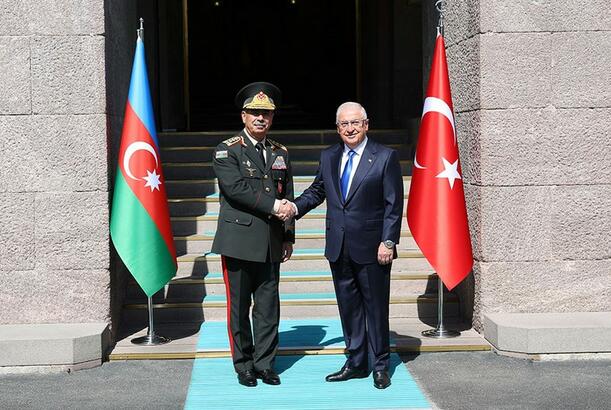 Turkish Defence minister congratulates Azerbaijan's Defence minister on the successful completion of anti-terrorist measures