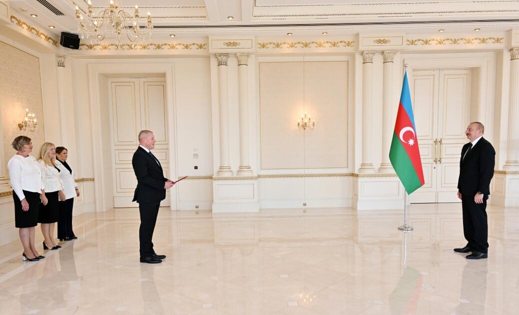Prezident İlham Əliyev Latviyanın yeni səfirini qəbul edib- FOTO (YENİLƏNİB)