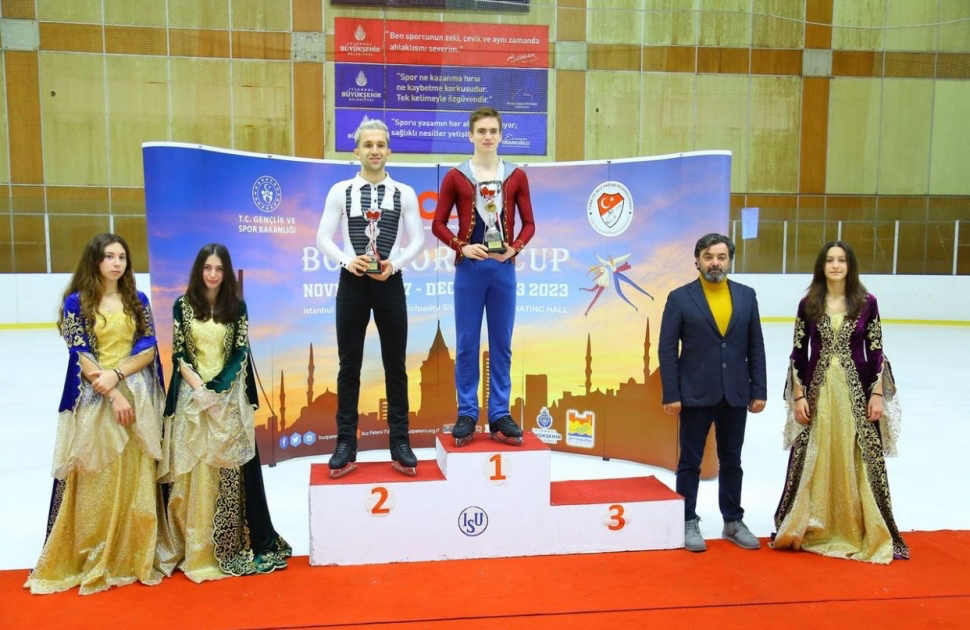 Azərbaycanın fiqurlu konkisürəni beynəlxalq yarışda 1-ci yeri qazanıb - FOTOLAR