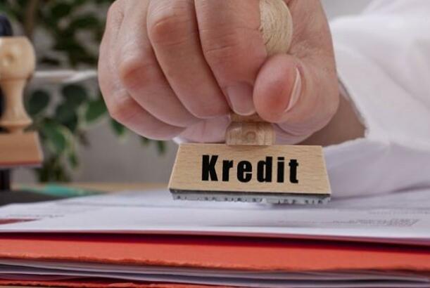 Krediti kreditlə bağlamaq çıxış yoludur, yoxsa yeni risk? - İQTİSADÇI AÇIQLADI