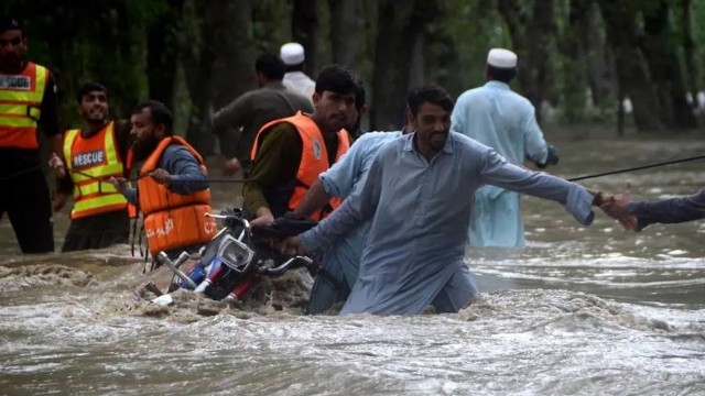 Leysan yağışları 43 nəfərin həyatına son qoydu