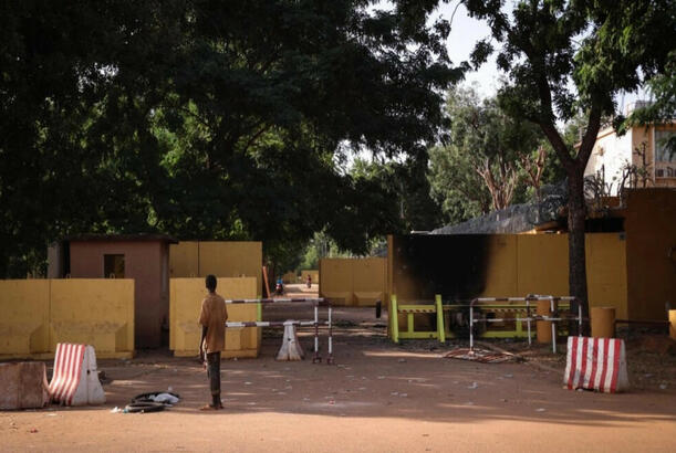 Burkina Faso expels three French diplomats
