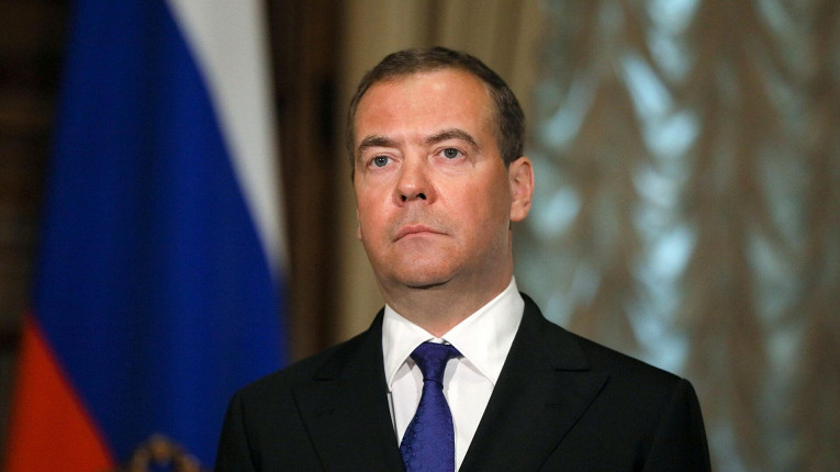 Medvedev Zelenski üçün təhlükənin Polşadan gələcəyini deyir