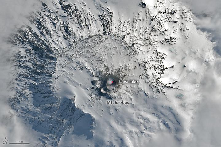 Antarktidadakı vulkan qızıl tozu püskürür