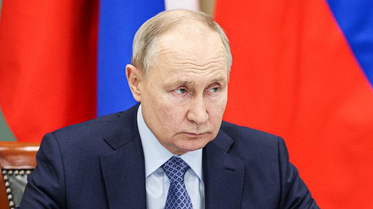 Putin iqtisadi məsələlərlə bağlı keçirilən iclasda bir sıra açıqlamalar verib