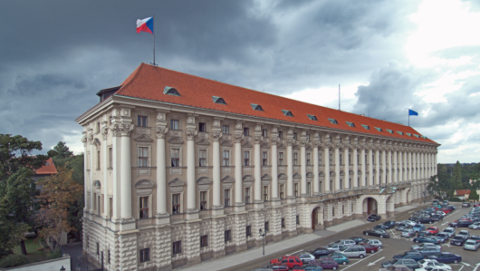 Çexiya da Rusiyanı dövlət portallarına haker hücumlarında ittiham edib