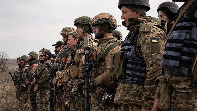 Ukrayna ehtiyat ordusunu Xarkov vilayətinə köçürür...