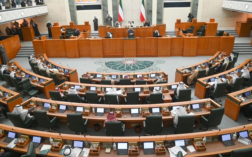 Küveyt Əmiri parlamenti buraxıb