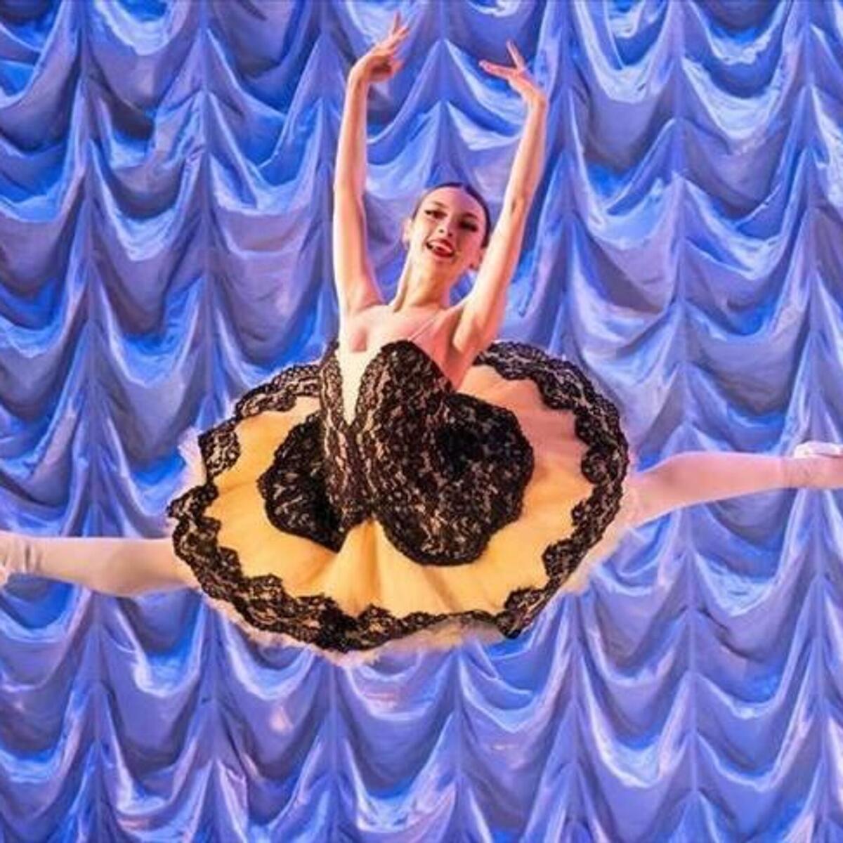 Türkiyəli balerina Beynəlxalq Balet Müsabiqəsində ikinci oldu