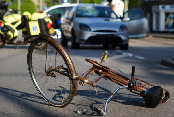 Lənkəranda minik avtomobili velosipedçini vurub