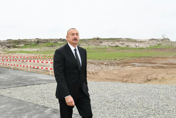 İlham Əliyev Ağdamın Xıdırlı kəndində görülən bərpa işləri ilə tanış olub