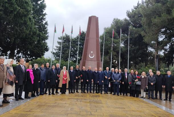 TBMM nümayəndə heyəti Şəhidlər xiyabanını və "Türk şəhidliyi”ni ziyarət ediblər - YENİLƏNİB - FOTOLAR 