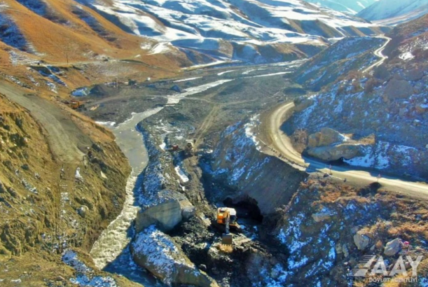 Yeni körpüdə betonlama işlərinə başlanılıb