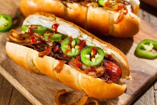 Kim Çen In Şimali Koreyada hot-doq yeməyi və boşanmağı qadağan edib