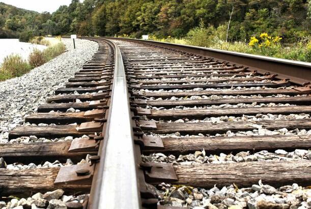 "Dəmiryol nəqliyyatının infrastrukturunun saxlanması və ondan istifadə qaydaları" təsdiq edilib