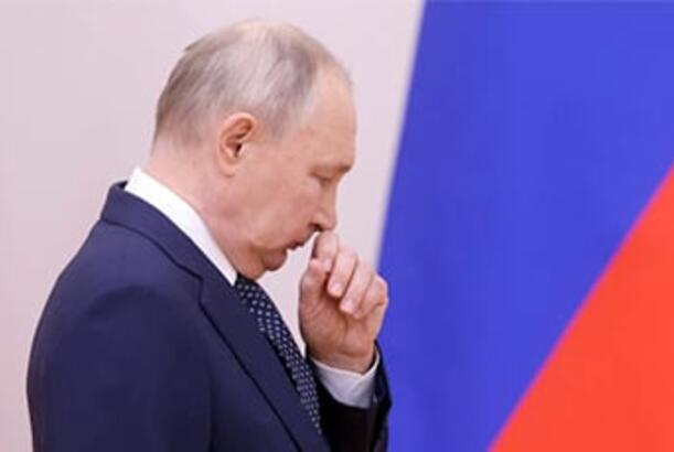Putin parad zamanı “yaman pis vəziyyətə” düşüb..?