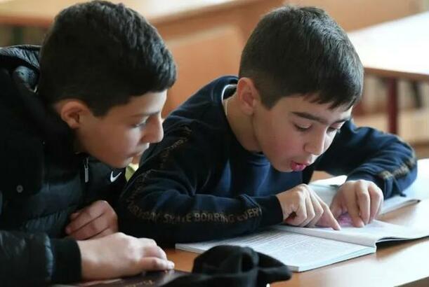 Miqrant uşaqlarının 81 faizi rus dili imtahanına buraxılmayıb...