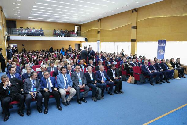 UNEC-də “Ortaq Gələcək: Sosial-iqtisadi innovasiyalar” mövzusunda konfransı öz işinə başlayıb