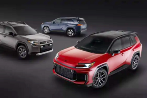 Ekspressiv dizayn və daha çox güc: yeni Toyota RAV4 debüt edir