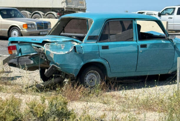 Siyəzəndə minik maşını aşıb, bir ailənin 4 üzvü yaralanıb