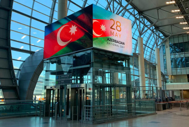 Moskvanın aeroportunda Azərbaycanın Müstəqillik Günü münasibətilə LED panellər quraşdırılıb