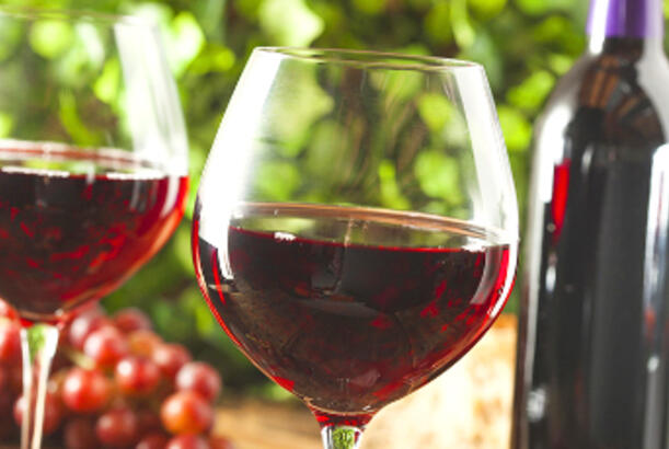 Alimlər alkoqol istehlakına köklü məhdudiyyətlər qoymağa çağırırlar...