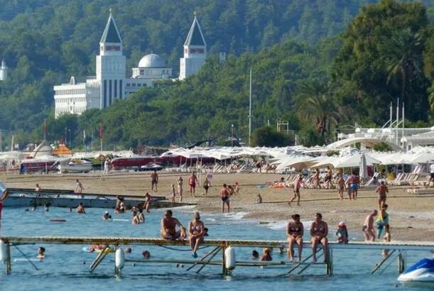 Antalyada yanğın təhlükəsizliyi ilə bağlı 174 otel bağlanıb...