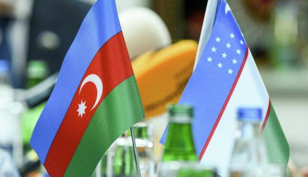 Prezident İlham Əliyev Daşkənddə Müstəqillik abidəsini ziyarət edib