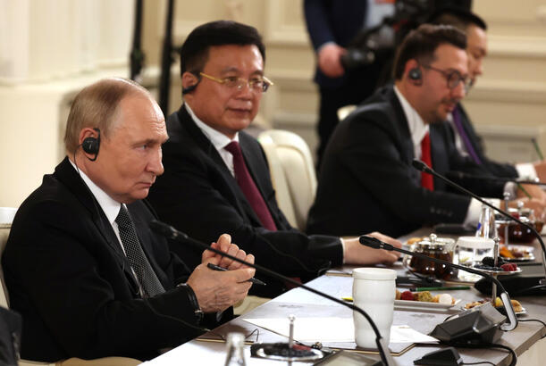 Rusiya və Azərbaycan Xəzərin dayazlaşması probleminin həlli üzərində işləyir - Putin 