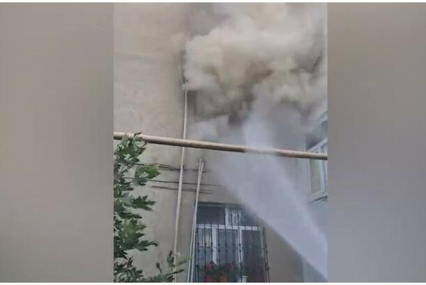 Bakıda yanğın olub, 22 nəfər təxliyə edilib - VİDEO
