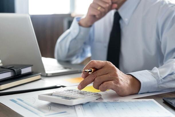 Son 4 ildə dövlət qulluqçularının maaşı 62% artıb - STATİSTİKA