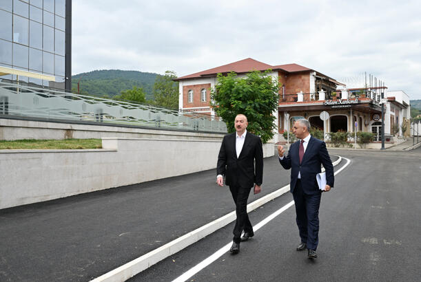İlham Əliyev “Xankəndi” Biznes Mərkəzinin açılışında iştirak edib - FOTOLAR