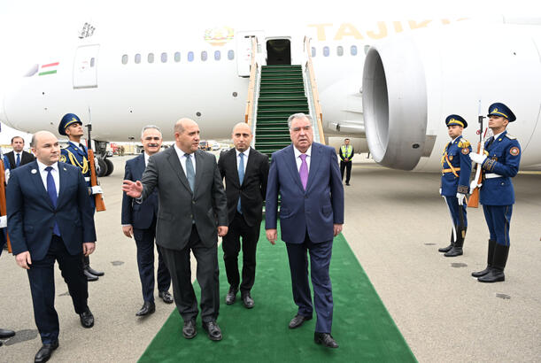 Tajikistan’s President begins his visit to Azerbaijan